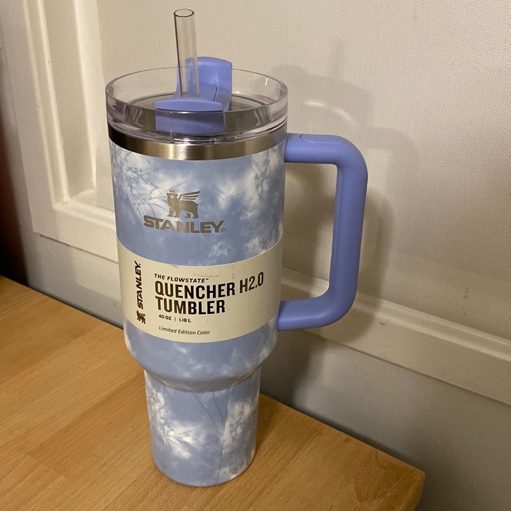 Stanley 40oz Travel Quencher cup - Ocean Tie Dye   NWT
